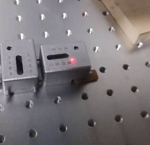 廠(chǎng)家直銷(xiāo)隆盾光纖激光打標(biāo)機(jī) 保質(zhì)保量，專(zhuān)為電子產(chǎn)品及零配件打造